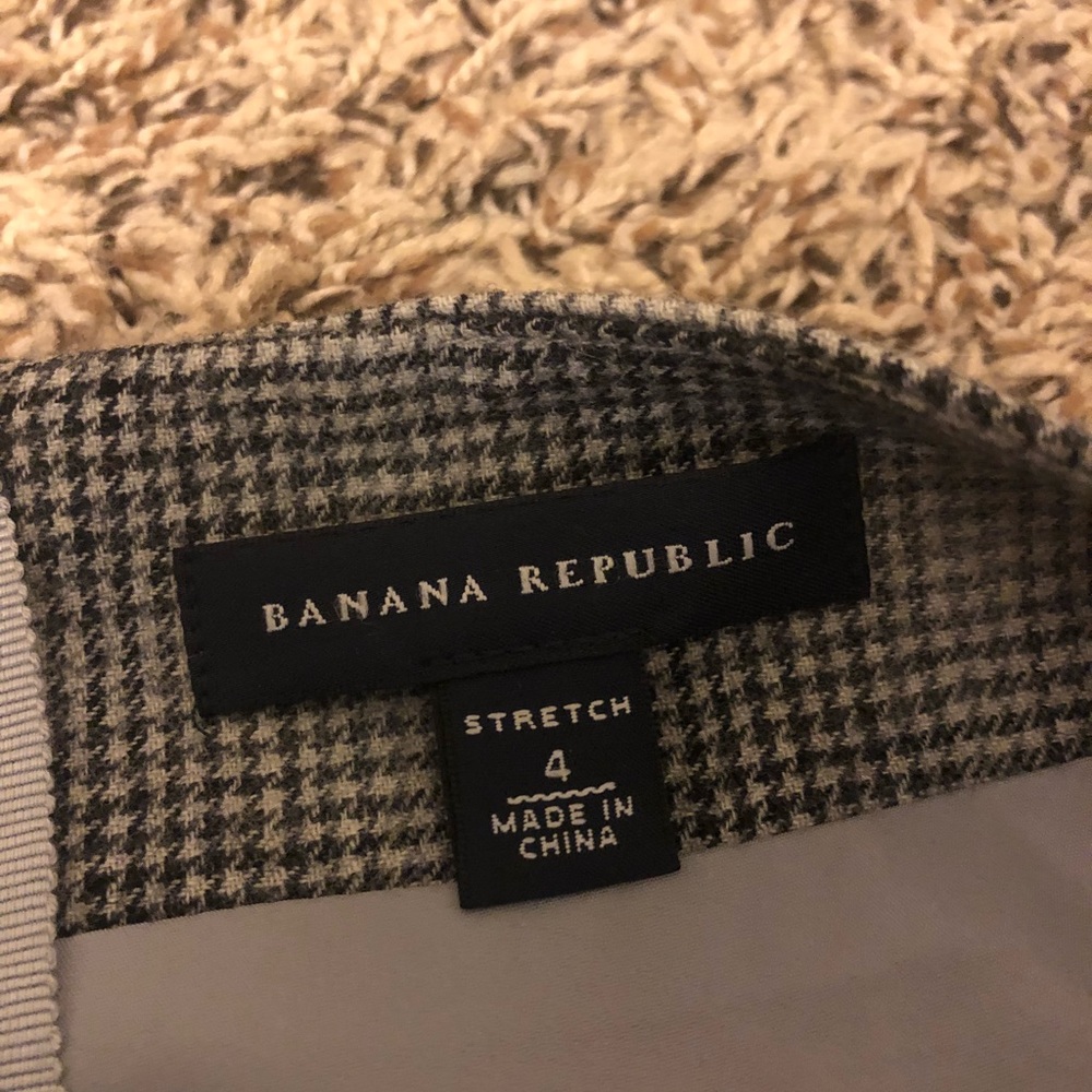 Banana Republic houndstooth plaid skirt - Picture 6 of 6